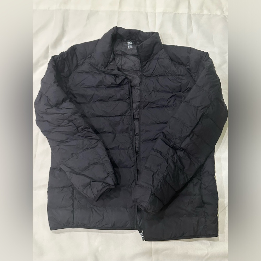 Men’s winter puffer coat from Uniqlo. Worn once
